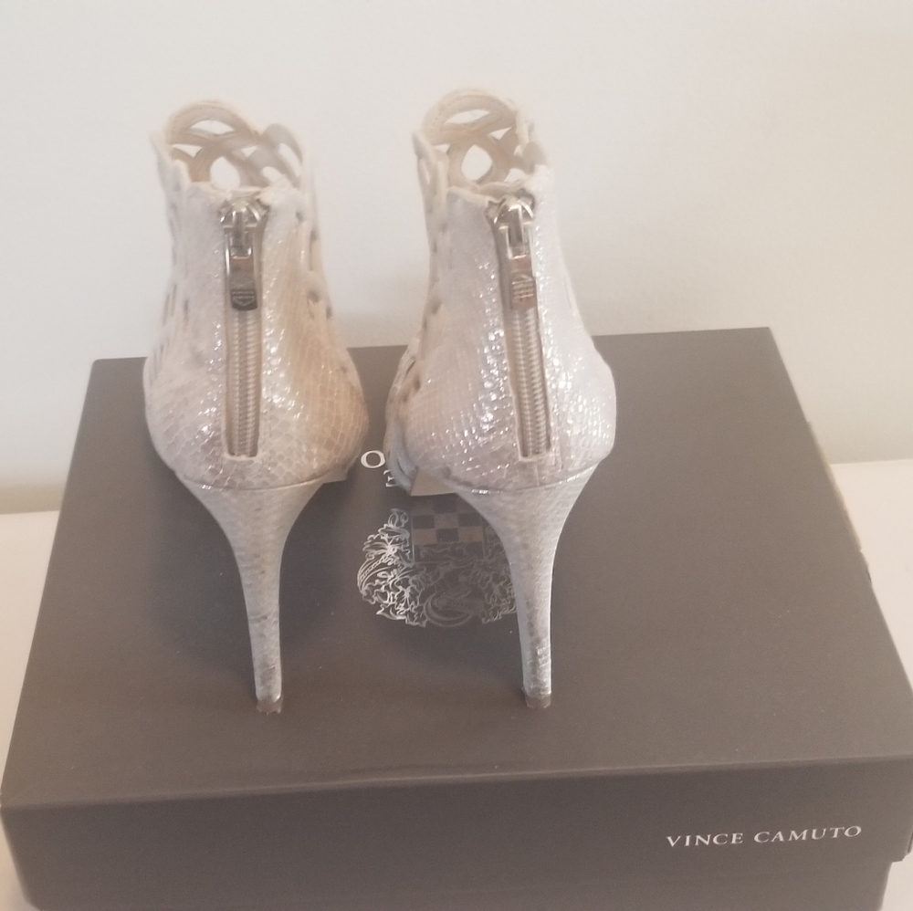 Shoes - Picture 2 of 3